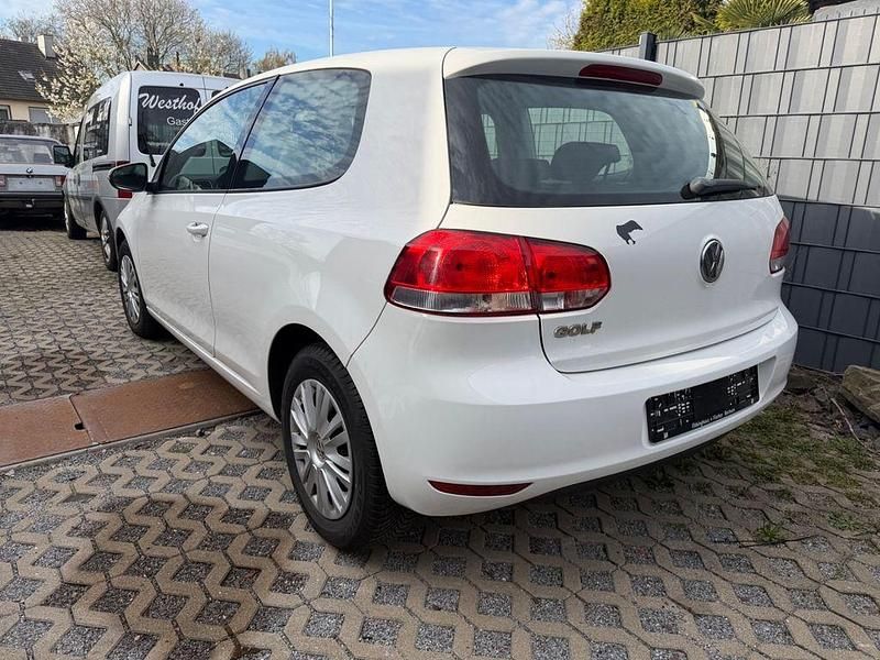 Gebraucht VW Golf VII 80 PS (58 kW) 2012 Weiß Limousine