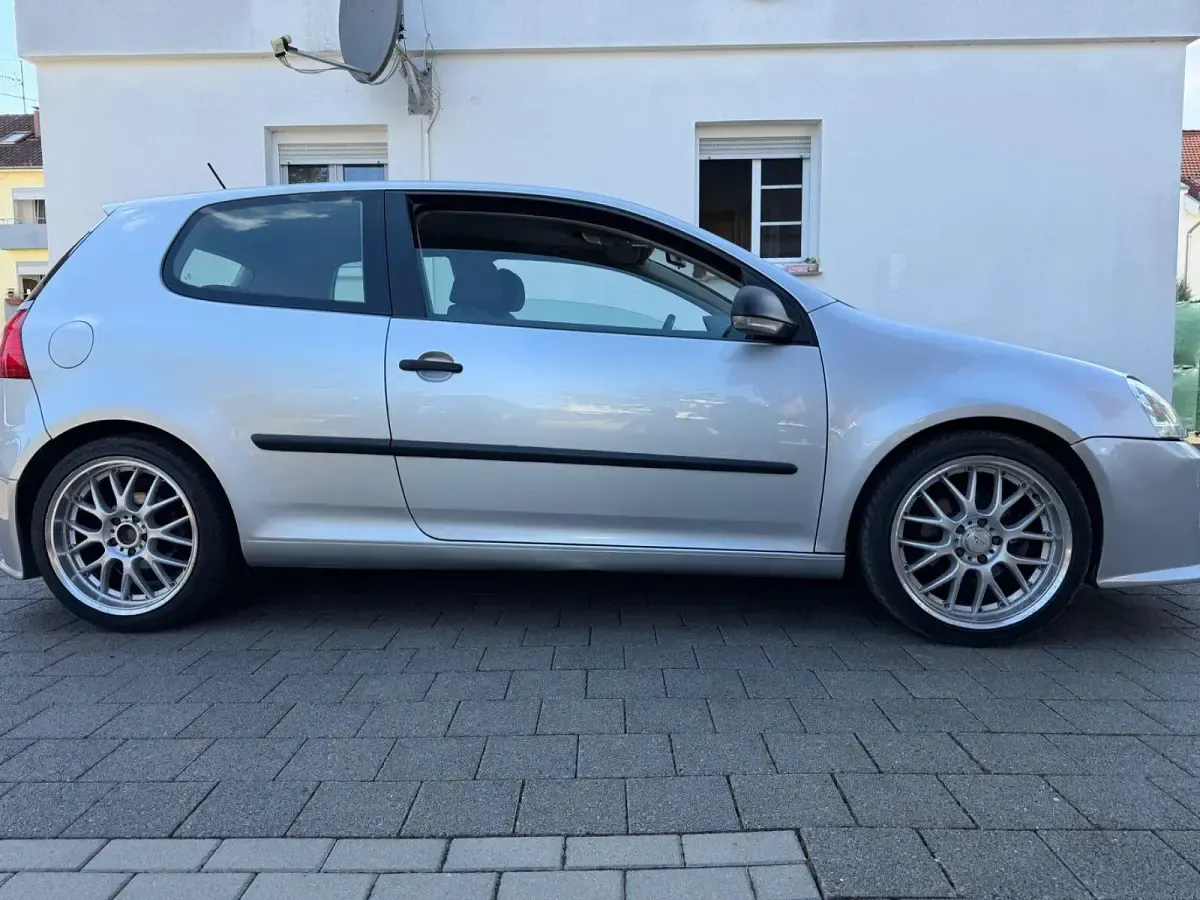 Gebraucht VW Golf V Sport 80 PS (58 kW) 2007 Grau Limousine