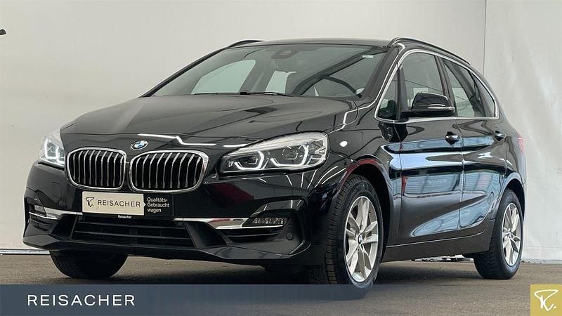 Saphirschwarz metallic Gebraucht 2021 BMW 220 Active Tourer Luxury Line Van / Kleinbus | 21.440 € (Fairer Preis) - Bild 1/4