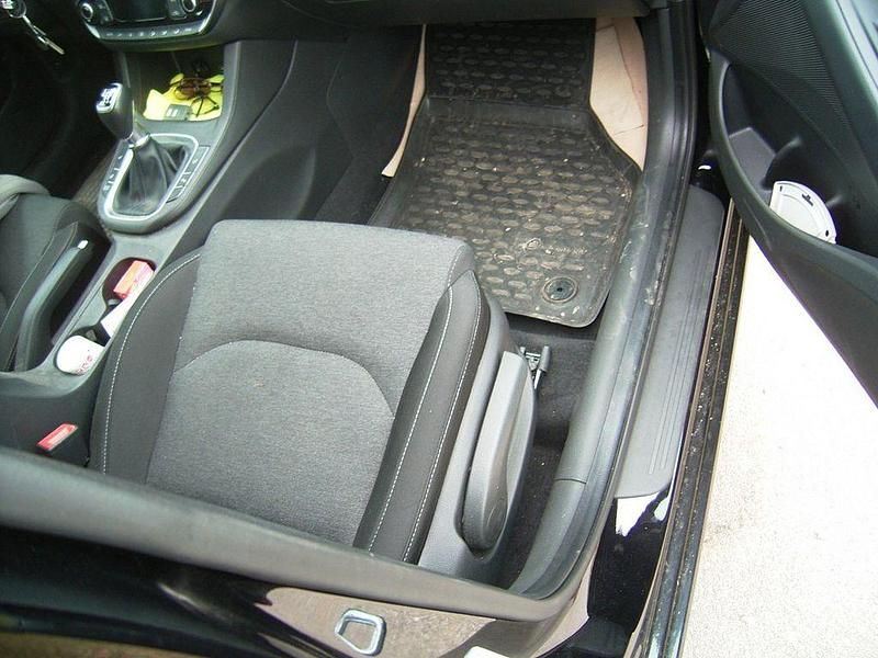 Gebraucht Hyundai i30 Trend 120 PS (88 kW) 2023 Schwarz Limousine