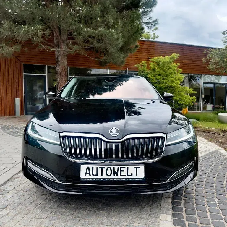 Gebraucht Skoda Superb 190 PS (139 kW) 2022 Schwarz Limousine
