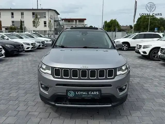 Gebraucht Jeep Compass Limited 163 PS (119 kW) 2018 Silber SUV