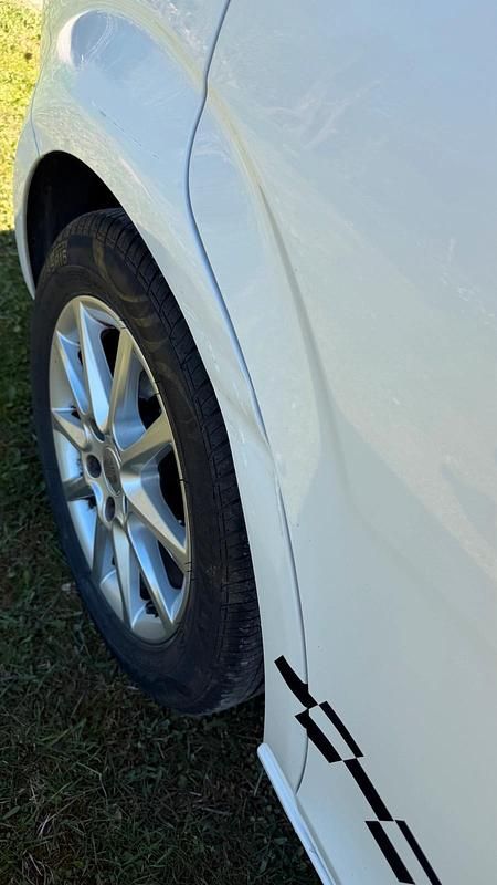 Usata Seat Leon 125 CV (91 kW) 2012 Bianco Utilitaria