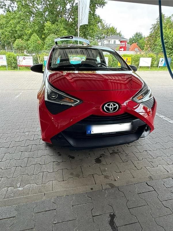 Rot Gebraucht 2020 Toyota Aygo Kleinwagen | 4.900 € (Guter Preis) - Bild 1/4