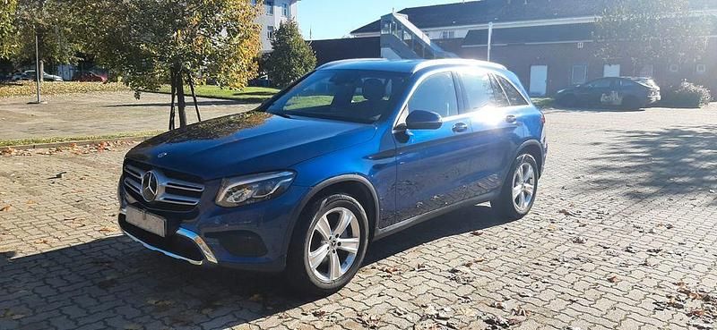 Gebraucht Mercedes GLC250 211 PS (155 kW) 2017 Blau SUV