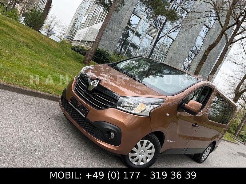 Usata Renault Trafic Expression 145 CV (106 kW) 2016 Marrone Monovolume
