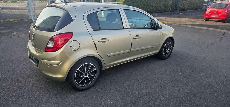 Gebraucht Opel Corsa 80 PS (58 kW) 2007 Champagner silber m2 Kleinwagen
