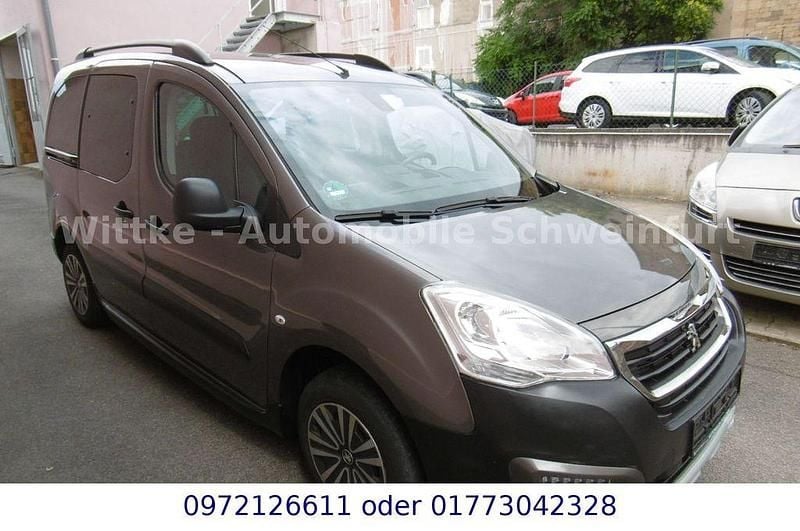 Gebraucht Peugeot Partner Tepee 110 PS (80 kW) 2018 Grau Van / Kleinbus