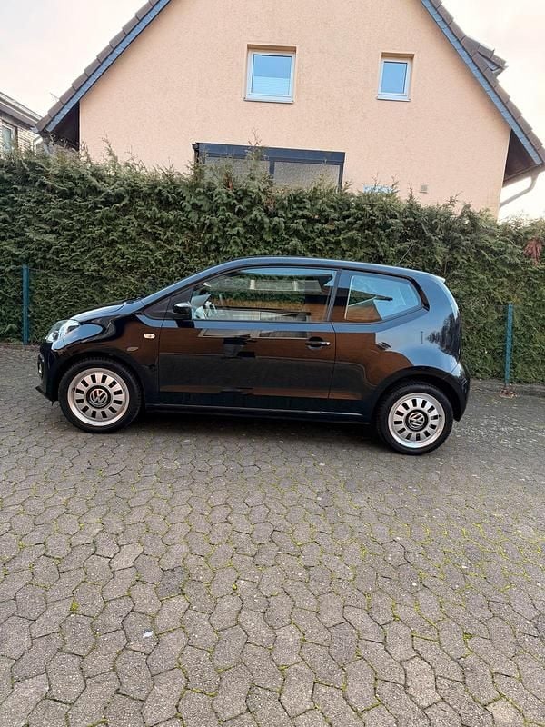 Schwarz Gebraucht 2011 VW up! Black Edition Kleinwagen | 3.999 € (Etwas zu teuer) - Bild 1/4
