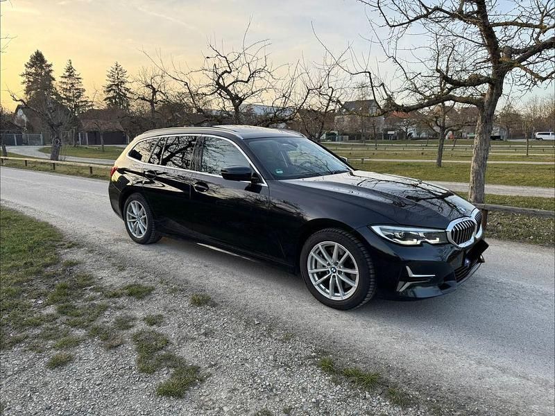 Gebraucht BMW 330 Luxury Line 258 PS (189 kW) 2021 Schwarz Kombi
