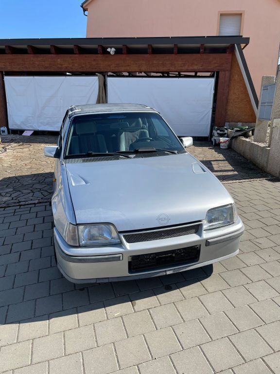 Silber Gebraucht 1988 Opel Kadett Cabrio | 2.500 € - Bild 1/4