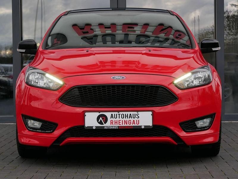 Gebraucht Ford Focus ST-Line 140 PS (102 kW) 2018 Rot Limousine