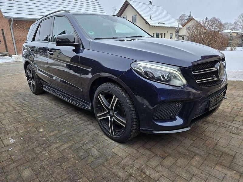 Gebraucht Mercedes GLE350 AMG line 258 PS (189 kW) 2017 Cavansitblau  metalliclack SUV