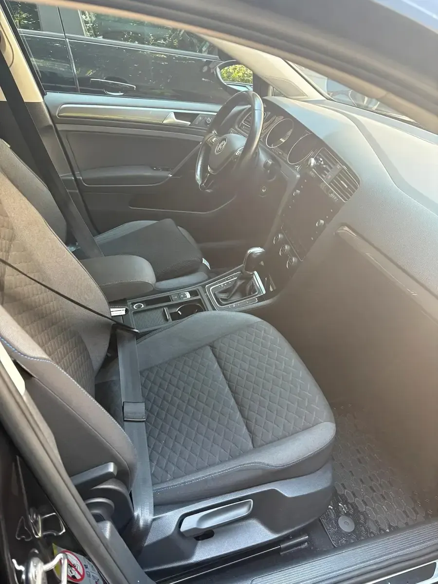 Gebraucht VW Golf VII 116 PS (85 kW) 2018 Schwarz Kombi