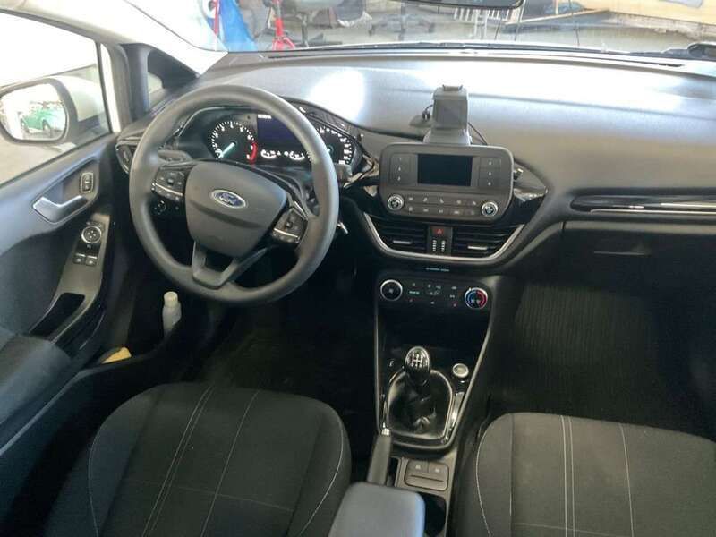 Weiß Gebraucht 2017 Ford Fiesta Kleinwagen | 5.500 € (Guter Preis) - Bild 1/4