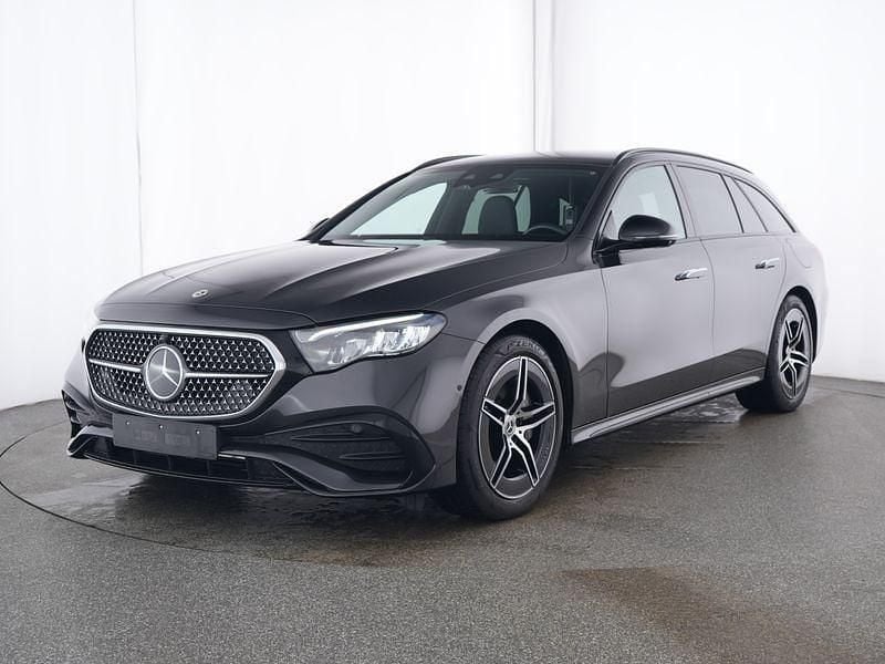 Grau Gebraucht 2024 Mercedes E300 AMG line Limousine | 53.890 € (Superpreis) - Bild 1/3