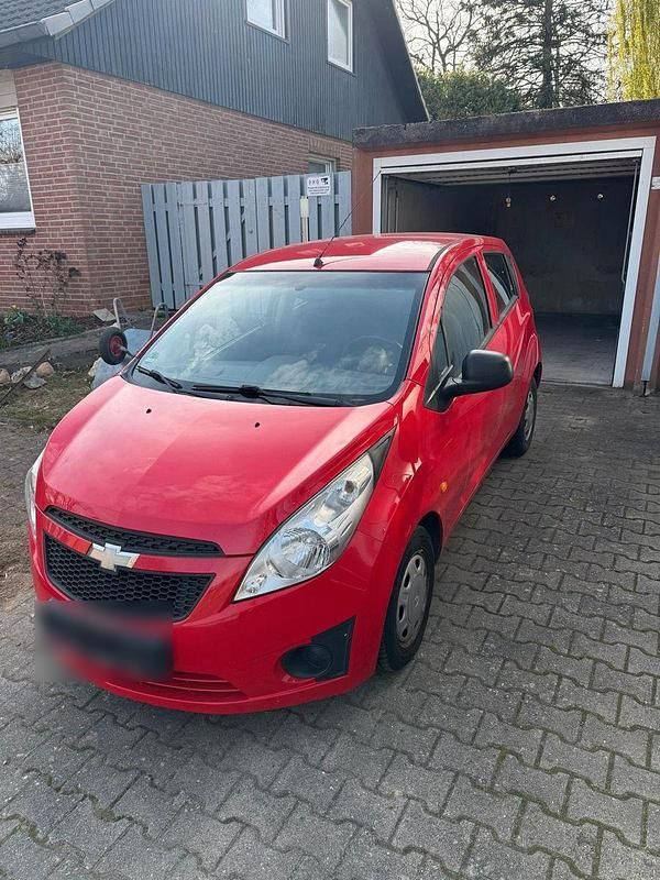 Second-hand Chevrolet Spark 68 CP (50 kW) 2011 Roșu Hatchback