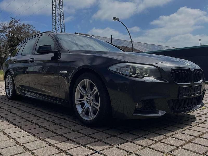 Gebraucht BMW 525 M Sport 218 PS (160 kW) 2013 Sophistograu brillanteffekt Kombi