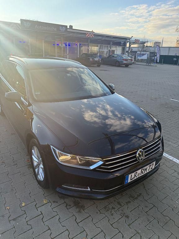 Schwarz Gebraucht 2017 VW Passat Comfortline Kombi | 8.500 € (Guter Preis) - Bild 1/4