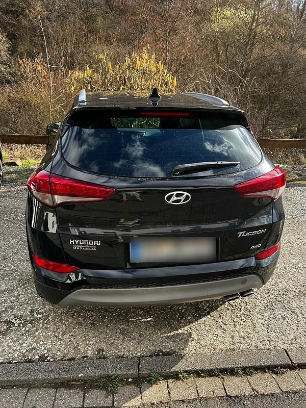 Gebraucht Hyundai Tucson 177 PS (130 kW) 2017 Schwarz SUV