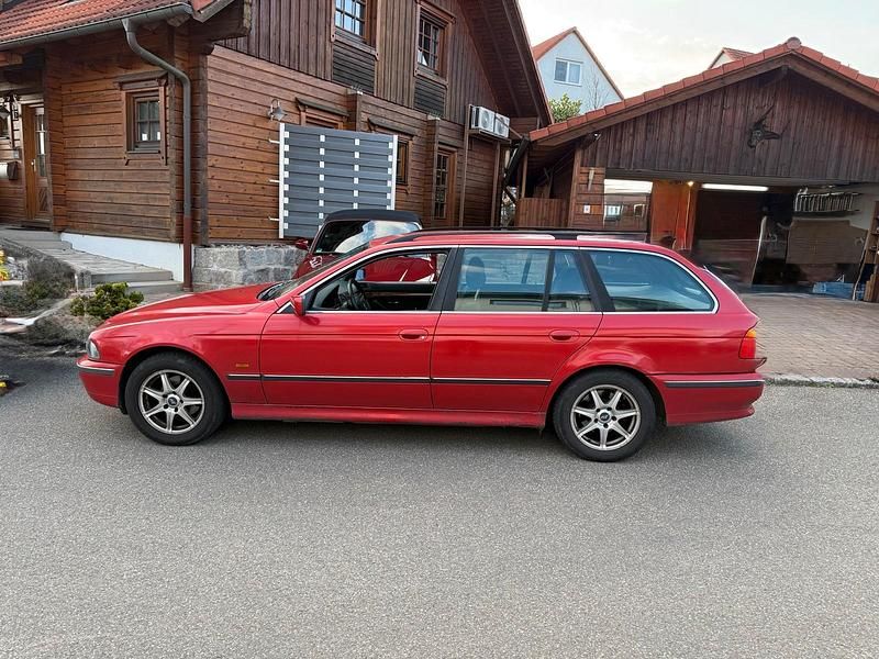 Gebraucht BMW 523 170 PS (125 kW) 1999 Grün Kombi