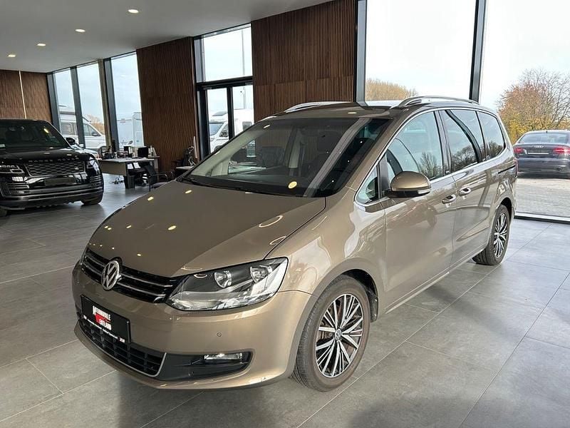 Gebraucht VW Sharan Comfortline 150 PS (110 kW) 2016 Gold Van / Kleinbus