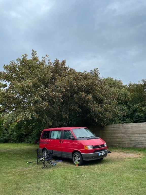 Rot Gebraucht 1995 VW T4 Van | 10.000 € - Bild 1/4