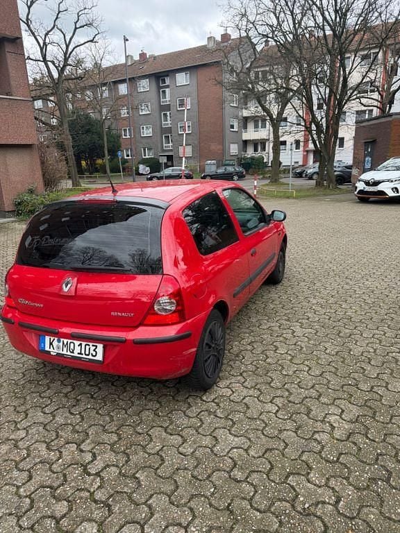 Gebraucht Renault Clio II Campus 58 PS (42 kW) 2007 Rot Limousine
