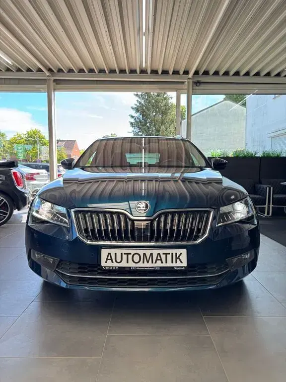 Gebraucht Skoda Superb Style 150 PS (110 kW) 2017 Blau Kombi