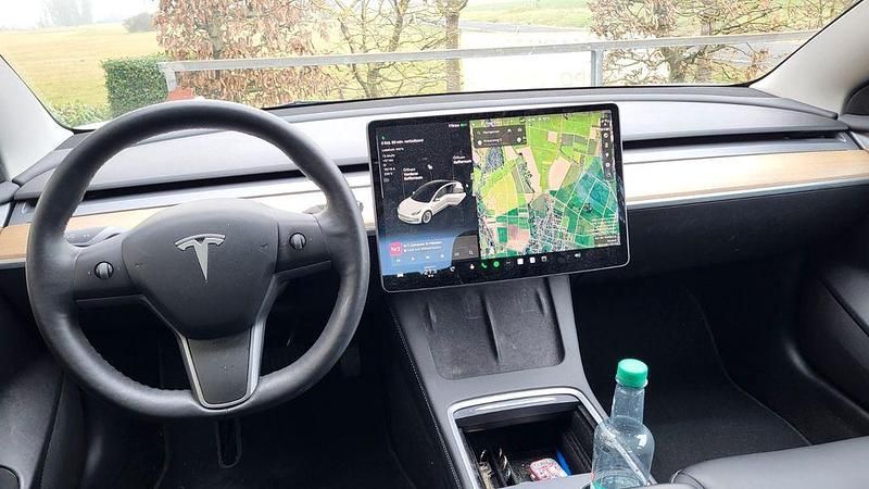 Gebraucht Tesla Model 3 RWD 239 kW (325 PS) 2022 Weiß Limousine