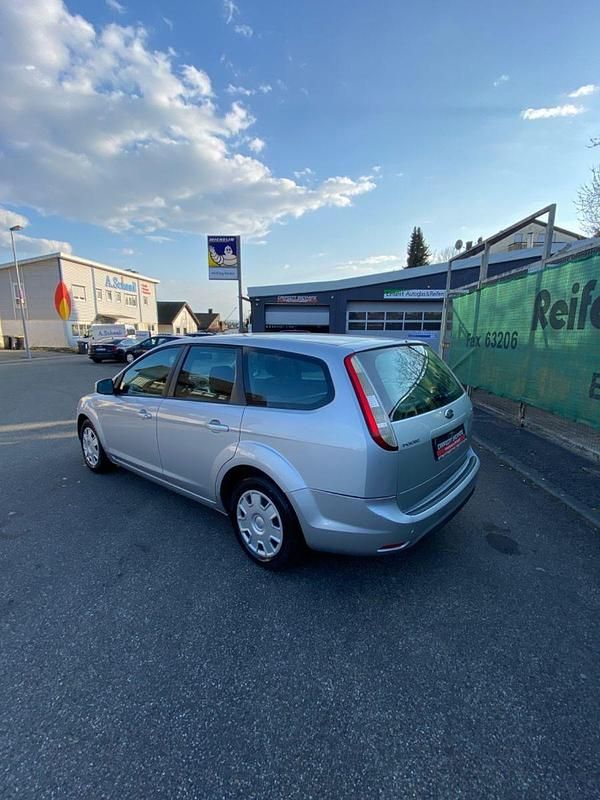 Gebraucht Ford Focus Style 90 PS (66 kW) 2008 Grau Kombi