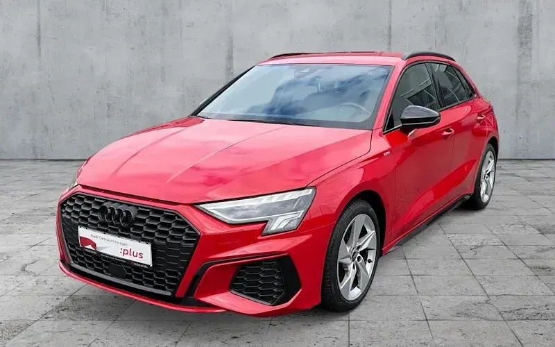 Gebraucht Audi A3 S-Line 116 PS (85 kW) 2023 Rot Limousine