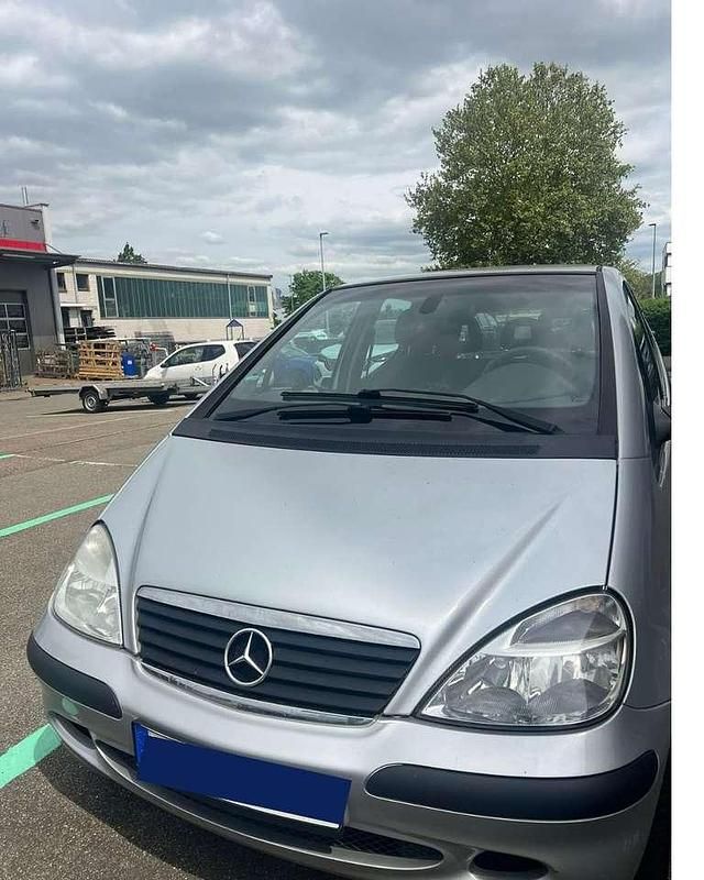 Silber Gebraucht 2003 Mercedes A160 Avantgarde Limousine | 699 € (Superpreis) - Bild 1/4