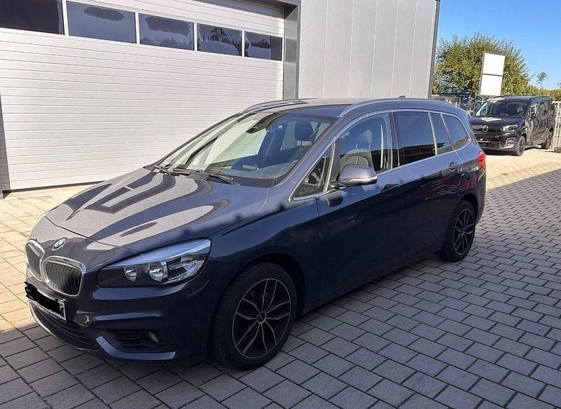 Grau Gebraucht 2016 BMW 218 Gran Tourer Advantage Van / Kleinbus | 9.999 € (Guter Preis) - Bild 1/1