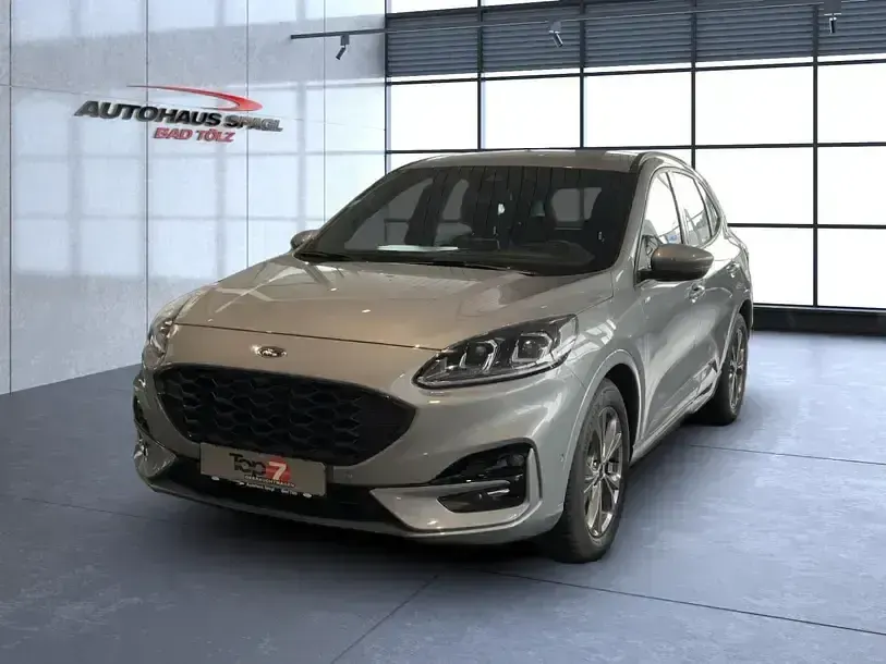 Usado Ford Kuga ST-Line 120 HP (88 kW) 2024 Prateado SUV