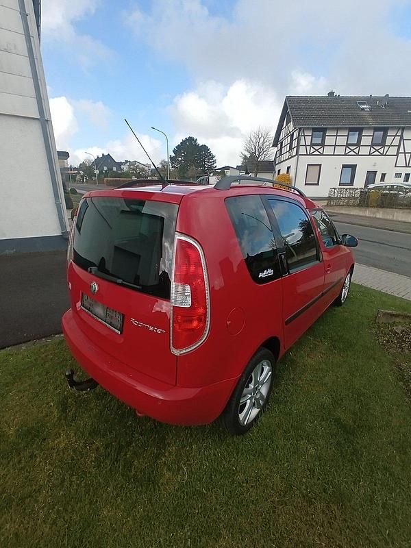 Gebraucht Skoda Roomster 110 PS (80 kW) 2010 Rot Van / Kleinbus