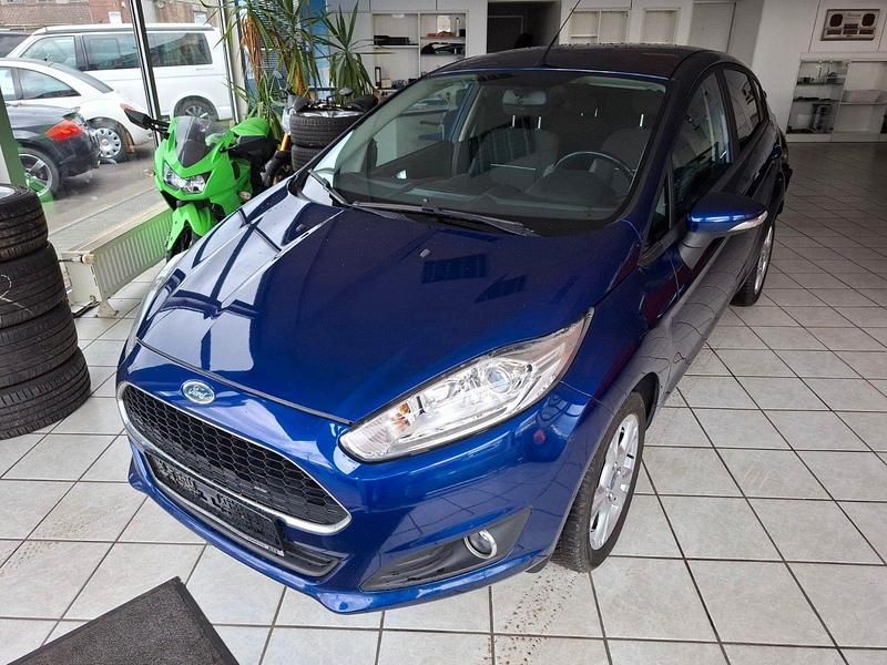 Gebraucht Ford Fiesta Trend 75 PS (55 kW) 2017 Blau Kleinwagen