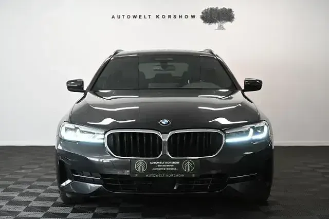 Gebraucht BMW 530 Performance 286 PS (210 kW) 2024 Grau Limousine