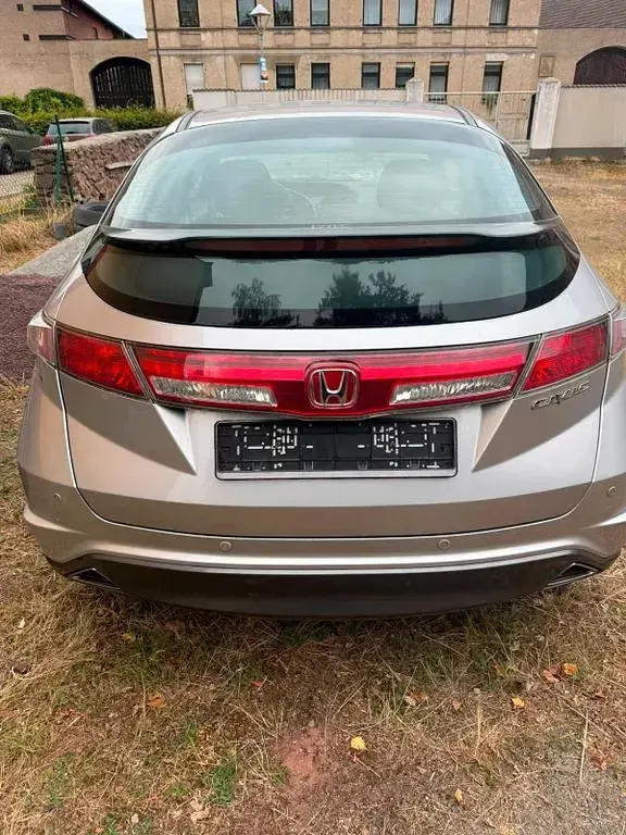 Gebraucht Honda Civic Comfort 140 PS (102 kW) 2009 Silber Limousine