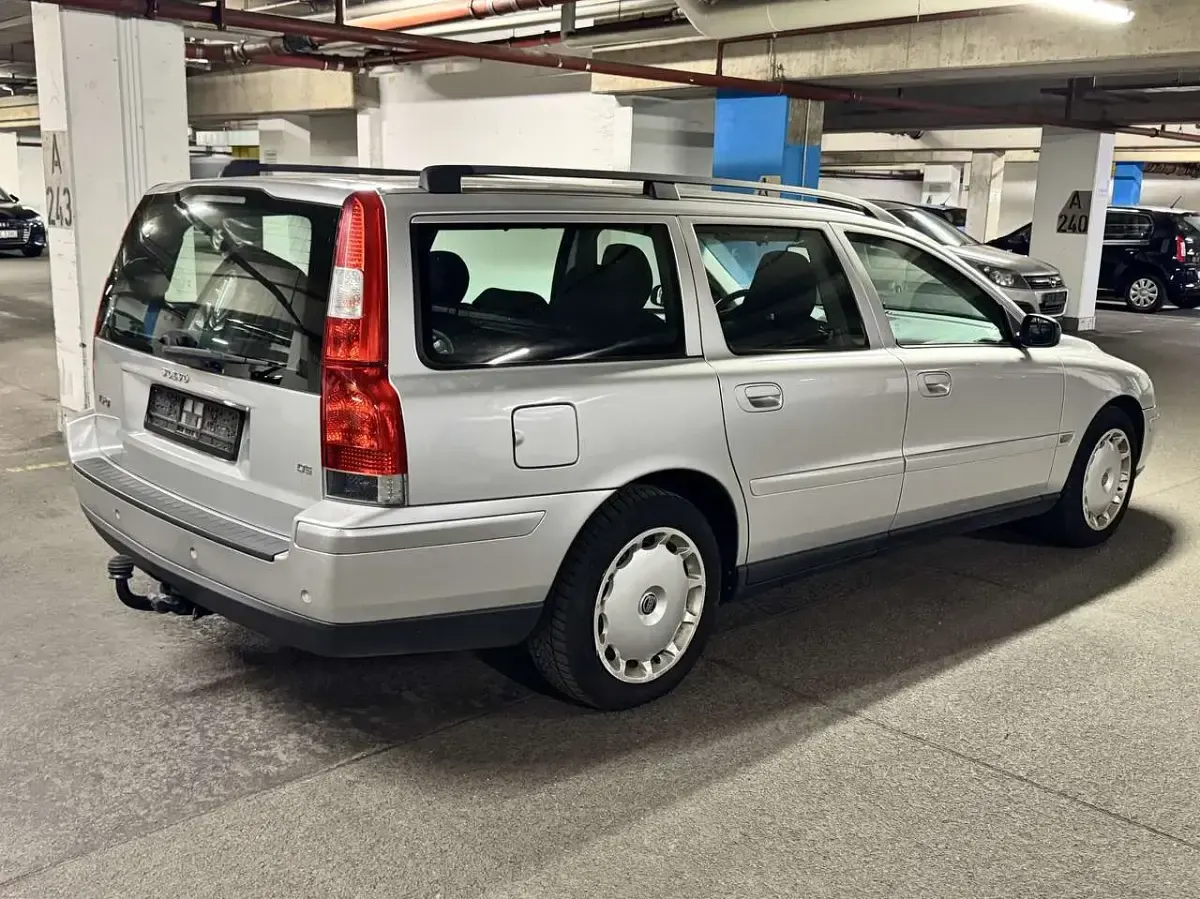 Gebraucht Volvo V70 Kinetic 163 PS (119 kW) 2005 Silber Kombi