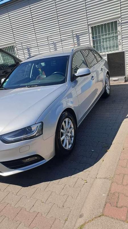 Gebraucht Audi A4 Attraction 136 PS (100 kW) 2015 Silber Kombi