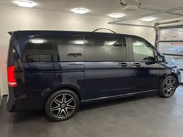 Gebraucht Mercedes V300 AMG line 237 PS (174 kW) 2021 Blau Van / Kleinbus