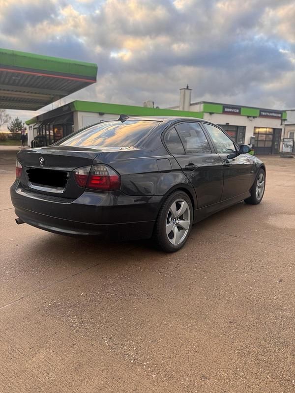 Gebraucht BMW 320 150 PS (110 kW) 2006 Schwarz Limousine