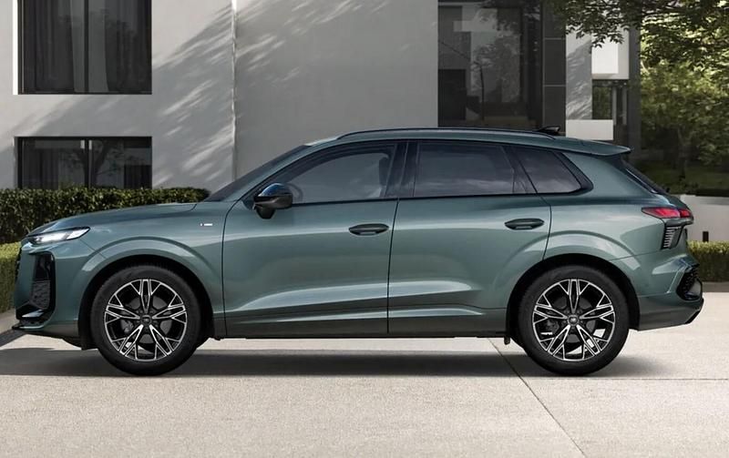 Neu Audi Q3 S-Line 150 PS (110 kW) 2025 Salbeigrün metallic SUV