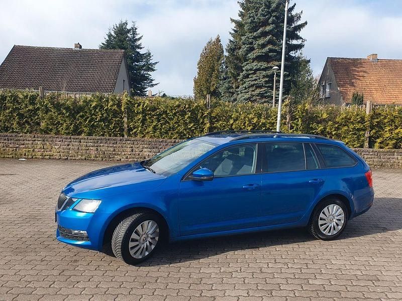 Gebraucht Skoda Octavia Ambition 86 PS (63 kW) 2017 Blau Kombi