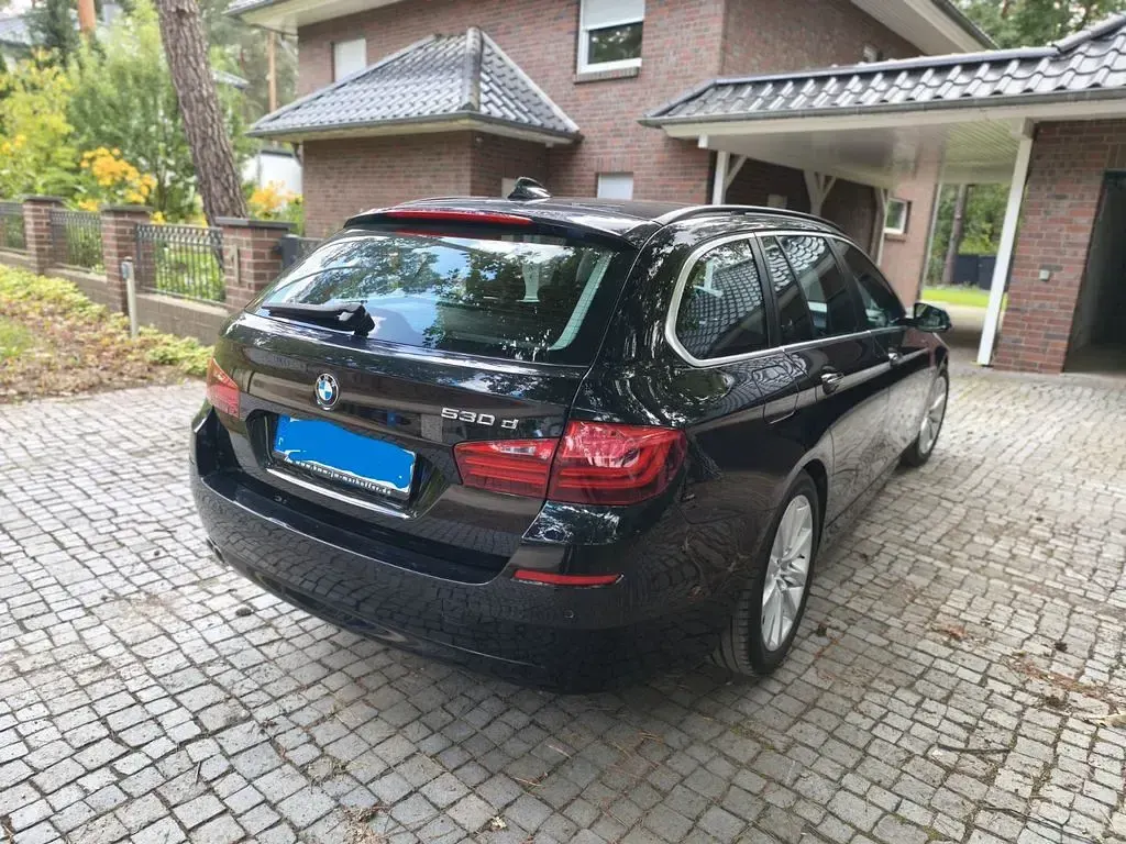 Gebraucht BMW 530 258 PS (189 kW) 2017 Schwarz Kombi