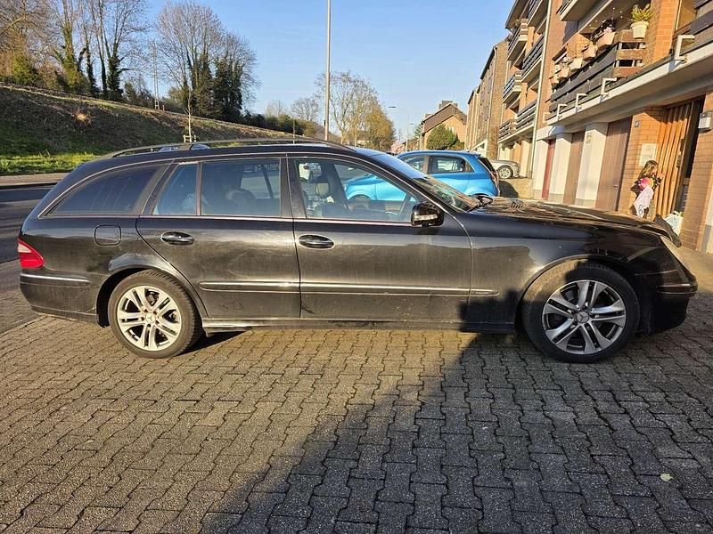 Gebraucht Mercedes E320 Elegance 224 PS (164 kW) 2009 Kombi