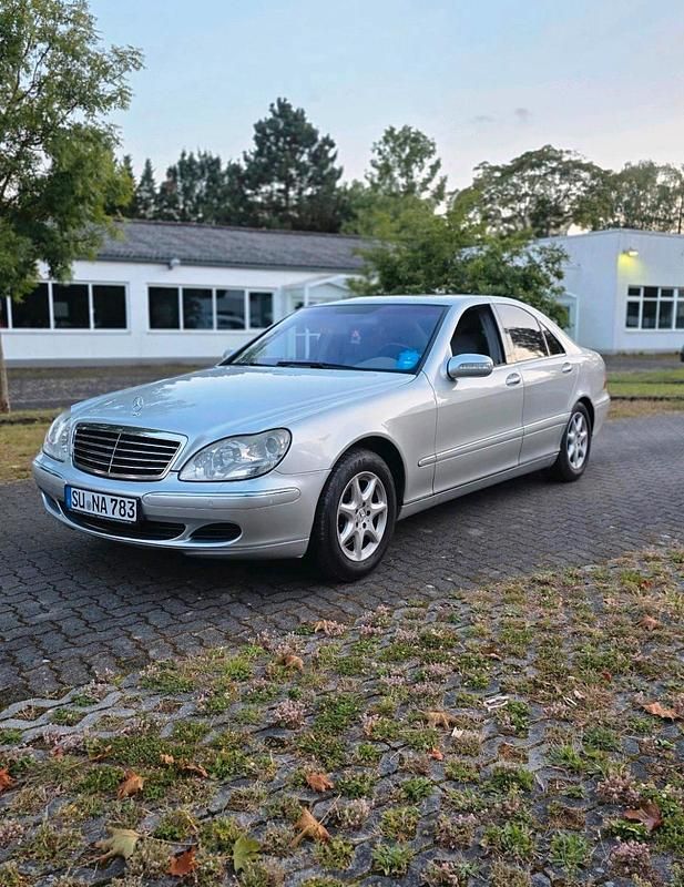 Silber Gebraucht 2002 Mercedes S500 Limousine | 3.800 € - Bild 1/4