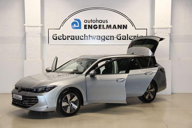 Gebraucht VW Passat 150 PS (110 kW) 2025 Silber Kombi