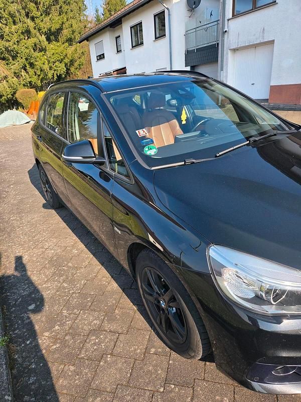 Gebraucht BMW 220 193 PS (141 kW) 2017 Schwarz Kombi